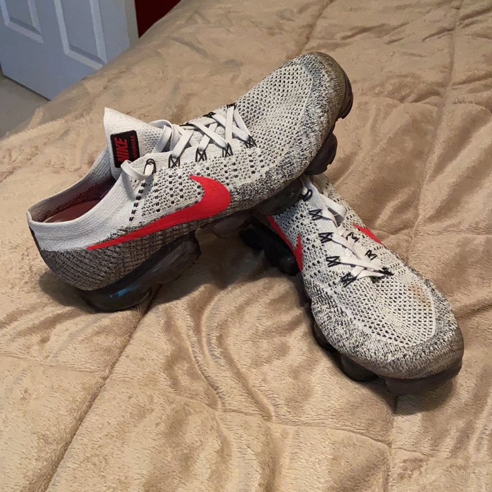 *HARDLY WORN* Nike Air Vapormax Men’s Size 11